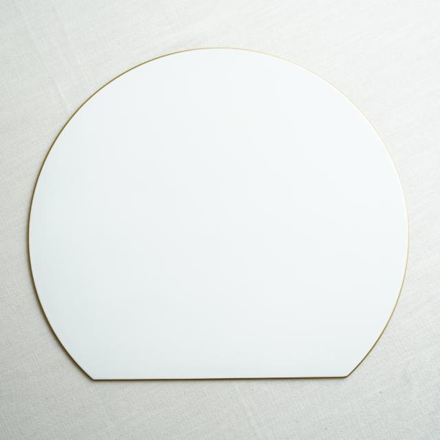 YUWEN ORIGINAL ECHIZEN LACQUER HALF-MOON TRAY WHITE MAT WITH GOLD RIM