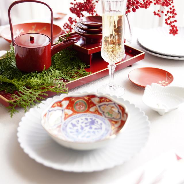 HASAMI WARE RED OVERGLAZE FLORAL SMALL BOWL (5 SUN / APPROX. 15CM)