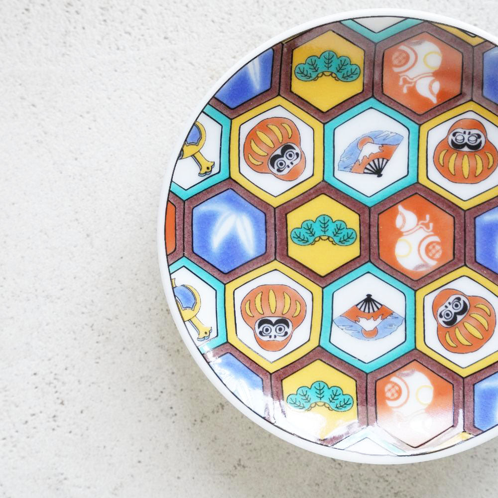 KUTANI WARE SMALL PLATE WITH DARUMA MOTIF