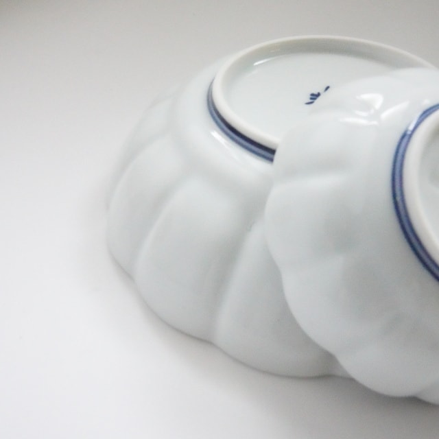 CHRYSANTHEMUM LINE PATTERN SMALL DISH - BLUE(ARITA)