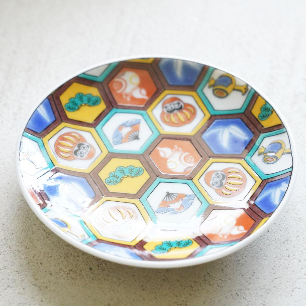 KUTANI WARE SMALL PLATE WITH DARUMA MOTIF