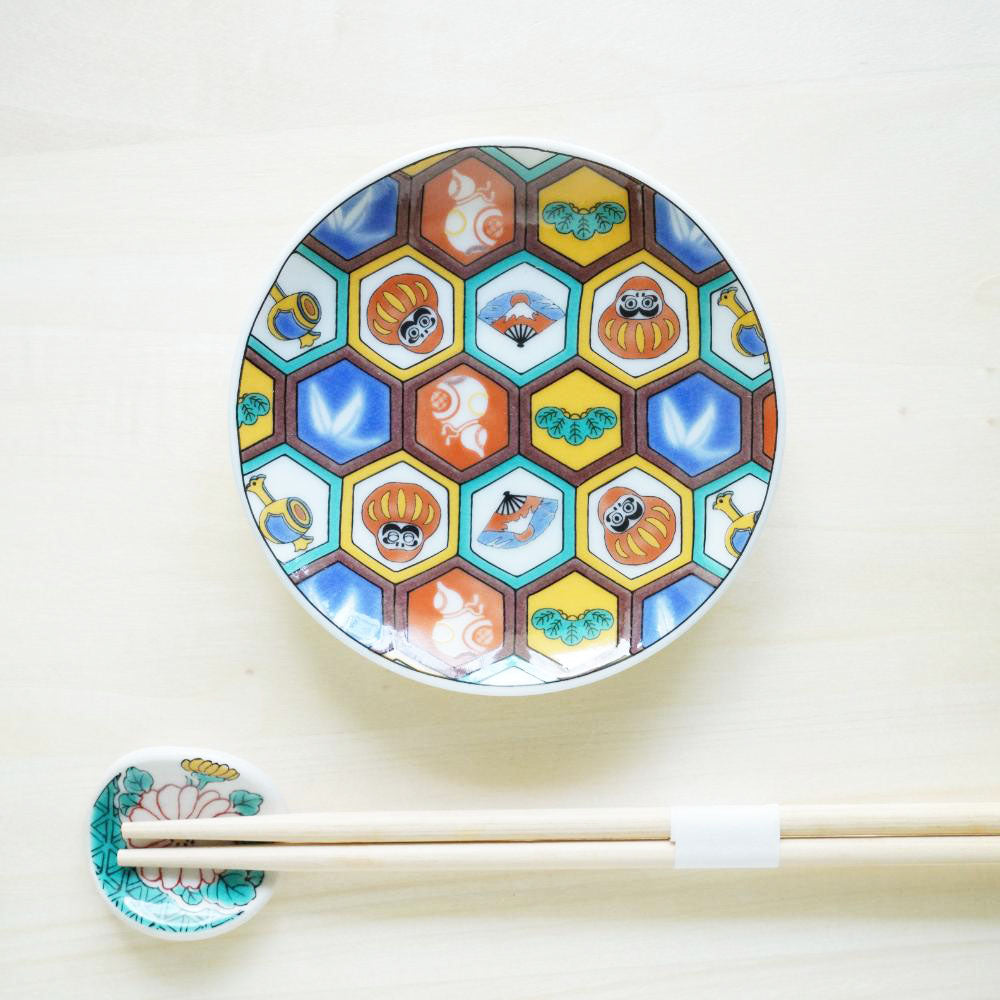 KUTANI WARE SMALL PLATE WITH DARUMA MOTIF