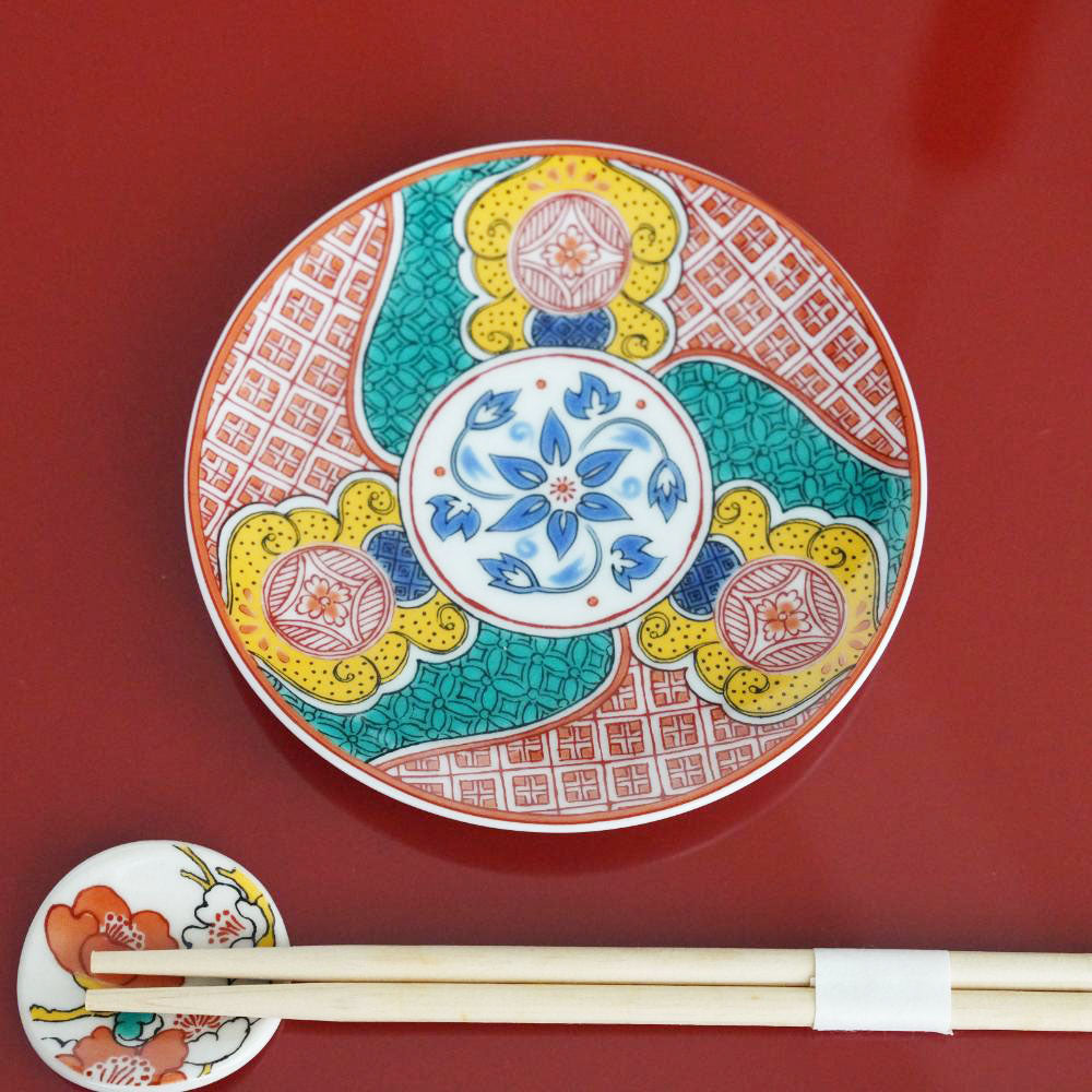 KUTANI WARE SMALL PLATE WITH RED OVERGLAZE