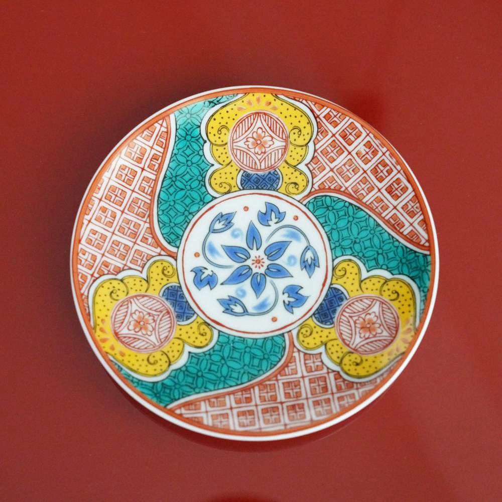 KUTANI WARE SMALL PLATE WITH RED OVERGLAZE