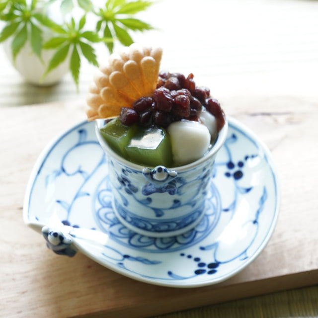 HASAMI WARE "IKKANNJIN" TEACUP / SOBA CUP WITH NUT-ARABESQUE DESIGN