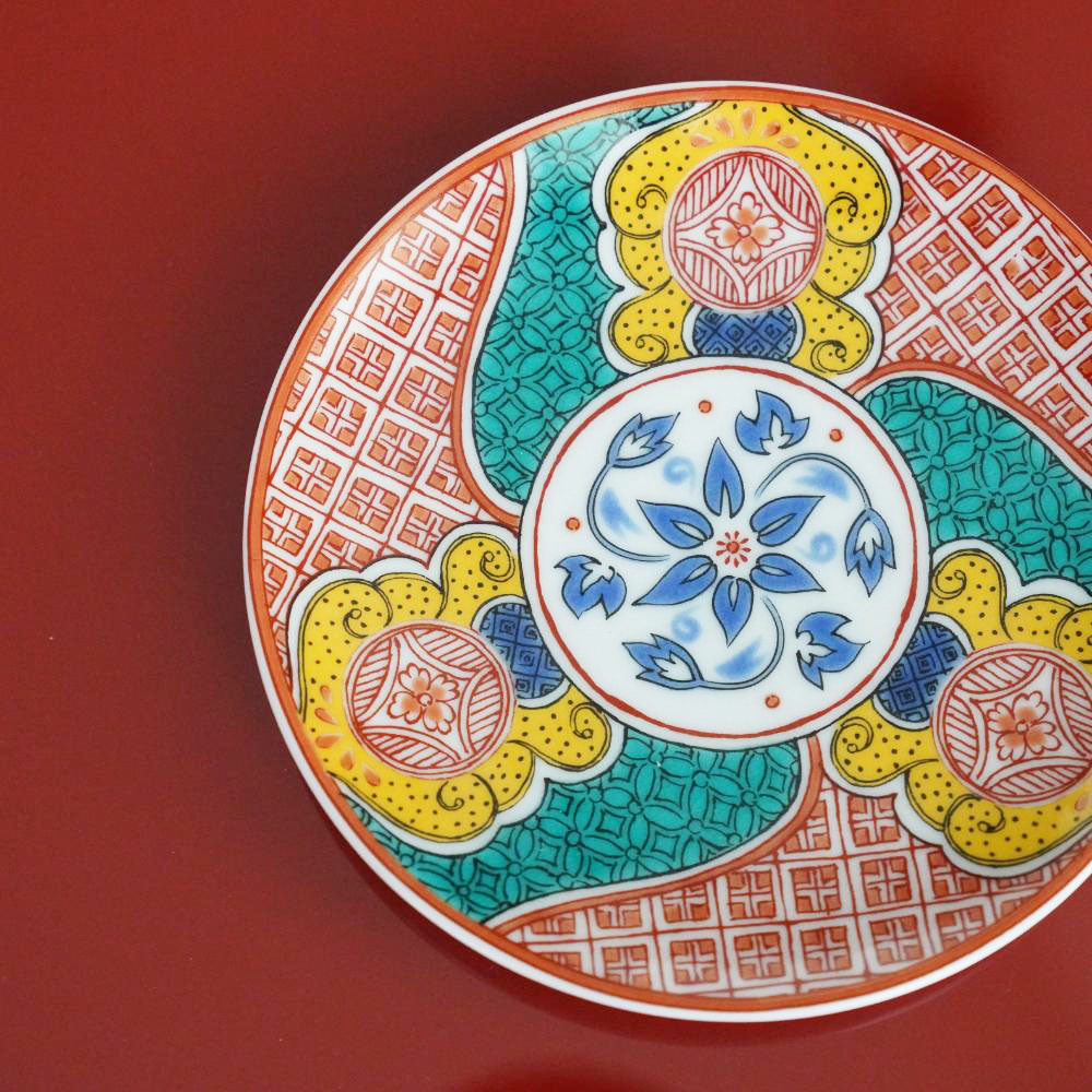 KUTANI WARE SMALL PLATE WITH RED OVERGLAZE