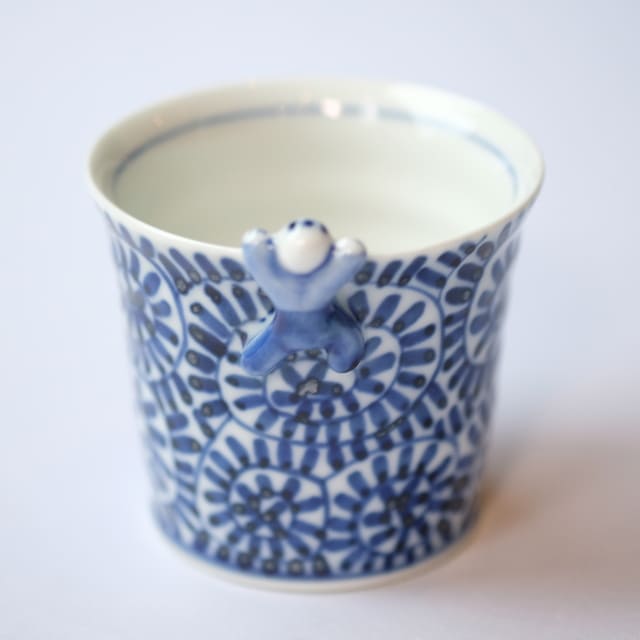 HASAMI WARE "IKKANNJIN" TEACUP / SOBA CUP WITH OCTOPUS-ARABESQUE MOTIF