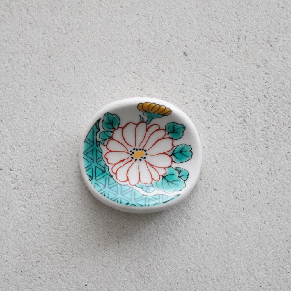 KUTANI WARE CURVED CHOPSTICK REST REIWA HANAMARU CHRYSANTHEMUM