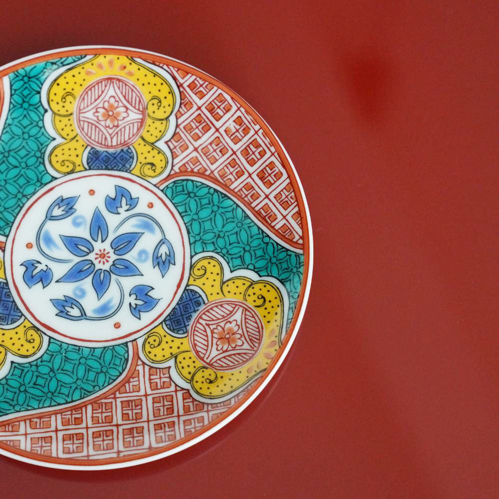 KUTANI WARE SMALL PLATE WITH RED OVERGLAZE