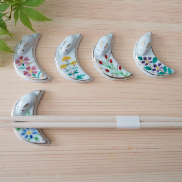 MOON & AUTUMN FLOWERS CHOPSTICK RESTS – SET OF 5, GIFT BOXED (KYOTO)