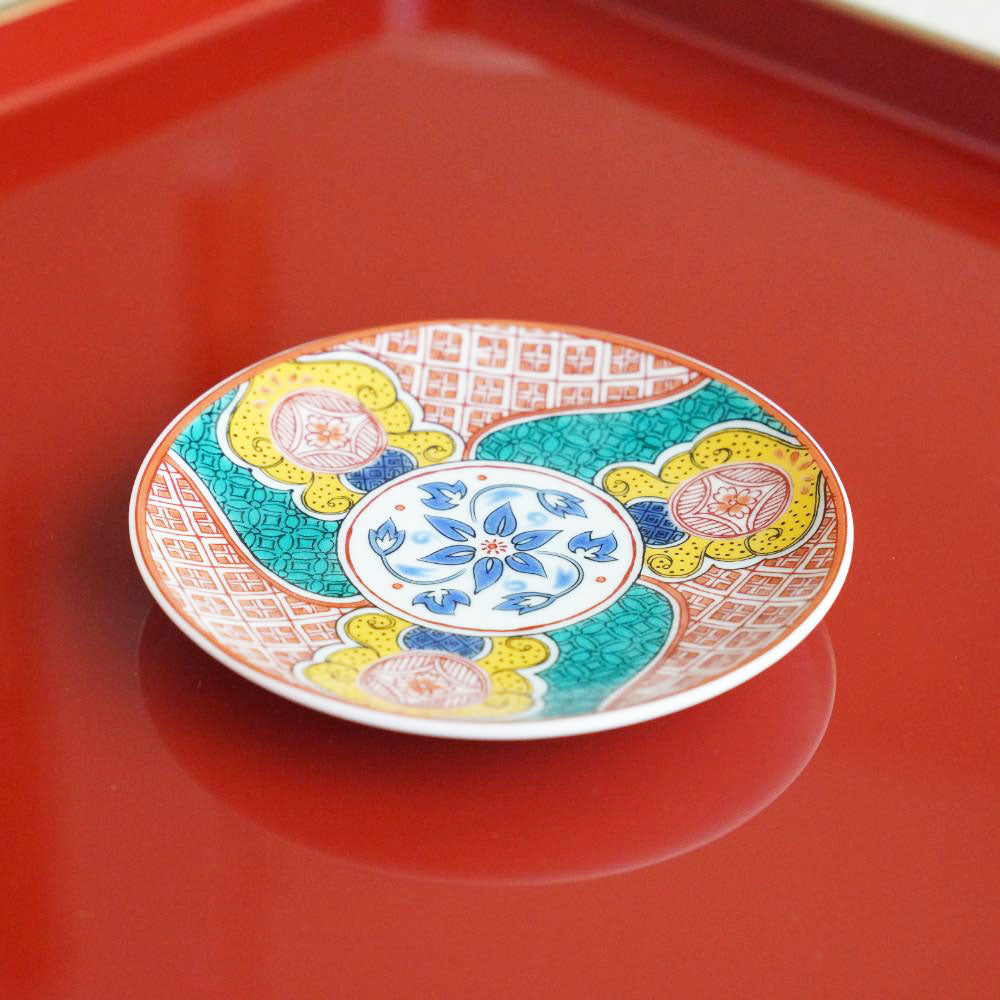 KUTANI WARE SMALL PLATE WITH RED OVERGLAZE