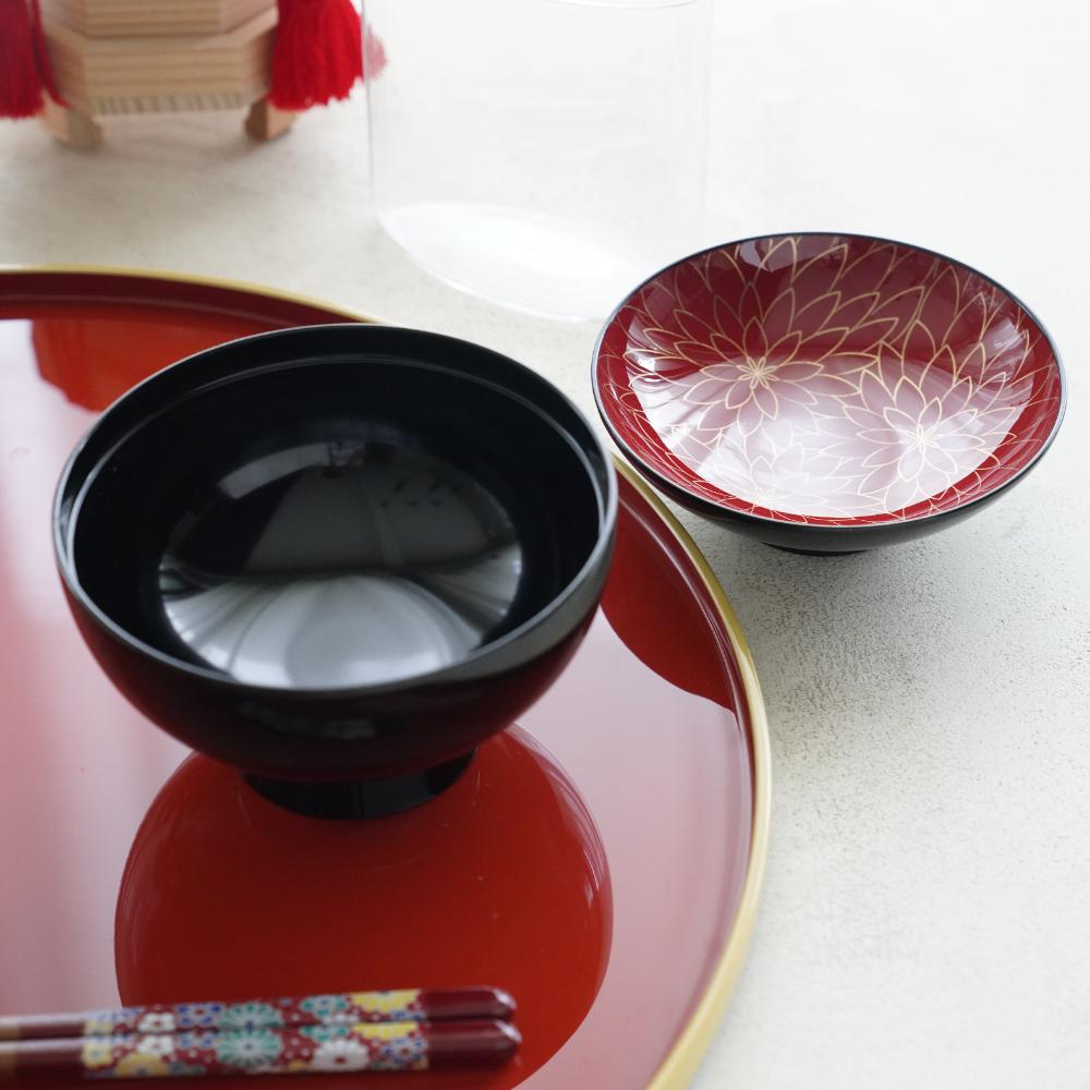 GOTEN SOUP BOWL BLACK WITH RED INTERIOR & FULL CHRYSANTHEMUM DESIGN
