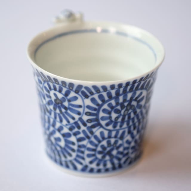 HASAMI WARE "IKKANNJIN" TEACUP / SOBA CUP WITH OCTOPUS-ARABESQUE MOTIF