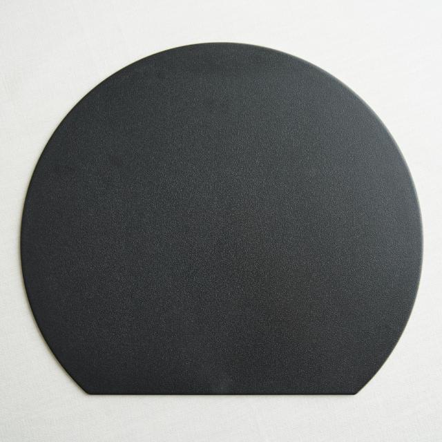YUWEN ORIGINAL ECHIZEN LACQUER HALF-MOON TRAY WHITE MAT WITH GOLD RIM