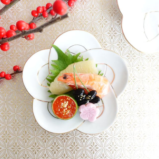 PLUM KNOT PLATE – GOLD & WHITE LINE (ARITA)