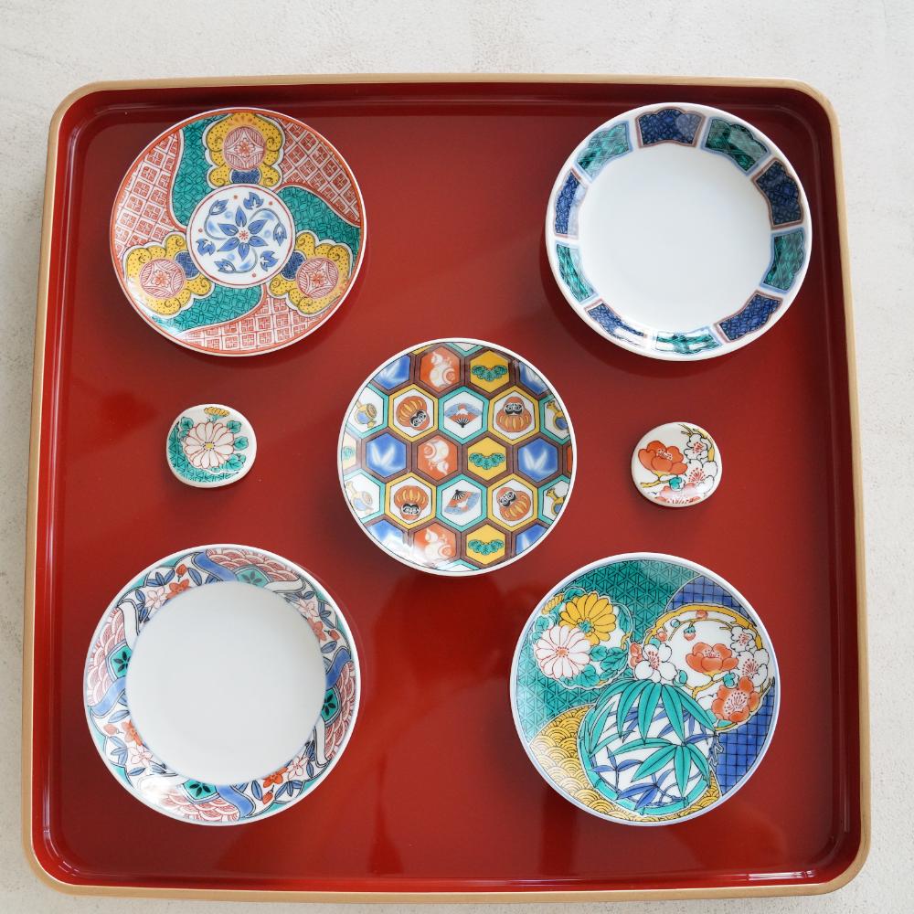 KUTANI WARE CURVED CHOPSTICK REST REIWA HANAMARU CHRYSANTHEMUM