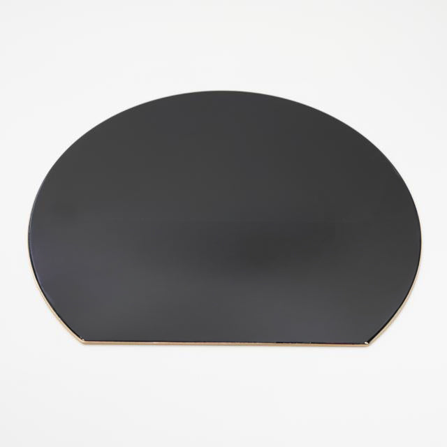 YUWEN ORIGINAL ECHIZEN LACQUER HALF-MOON TRAY WITH BLACK-GOLD RIM