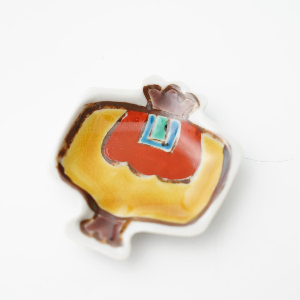 KUTANI WARE SOHATO KILN GOOD FORTUNE SMALL PLATE WITH MALLET