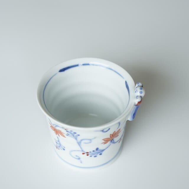 HASAMI WARE "IKKANNJIN" TEACUP / SOBA CUP WITH FACETED FLORAL-ARABESQUE