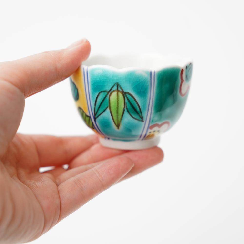 KUTANI WARE MAYUISHI KILN CHRYSANTHEMUM-SHAPED APPETIZER DISH WITH PINE-BAMBOO-PLUM