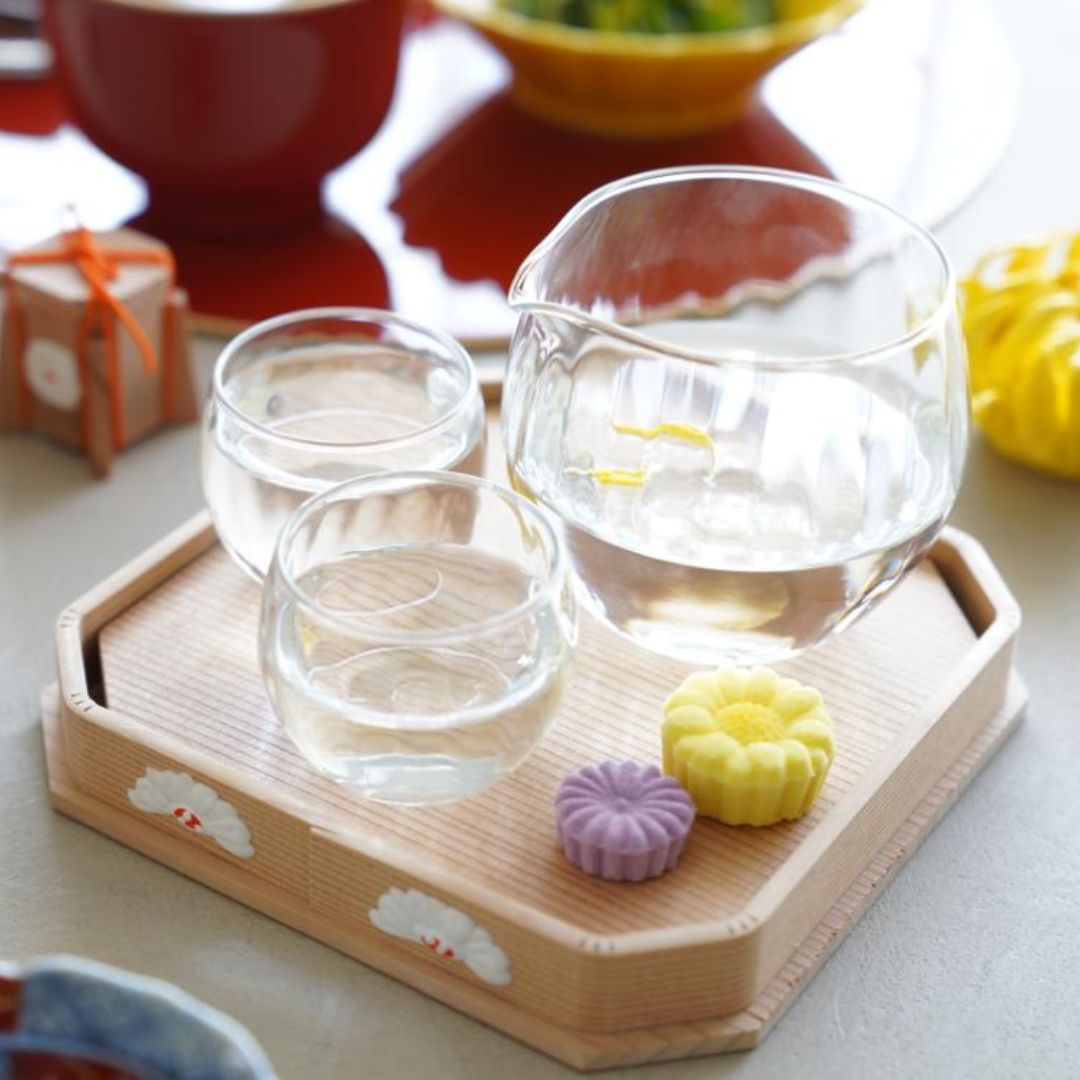 CEDAR OSHIKI TRAY – CHRYSANTHEMUM GOFUN RELIEF, 6 IN