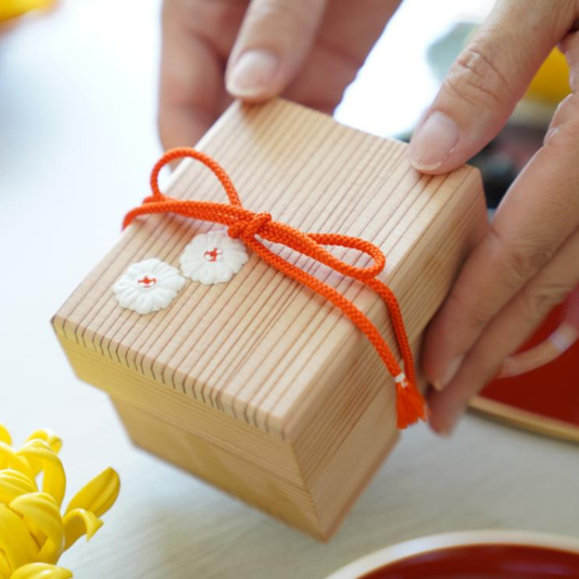 CEDAR LETTER BOX (FUBAKO) – CHRYSANTHEMUM GOFUN RELIEF, SMALL