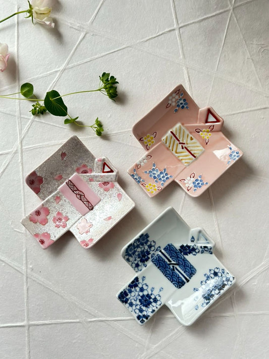 ARITA PORCELAIN KIMONO DISH (SAKURA)
