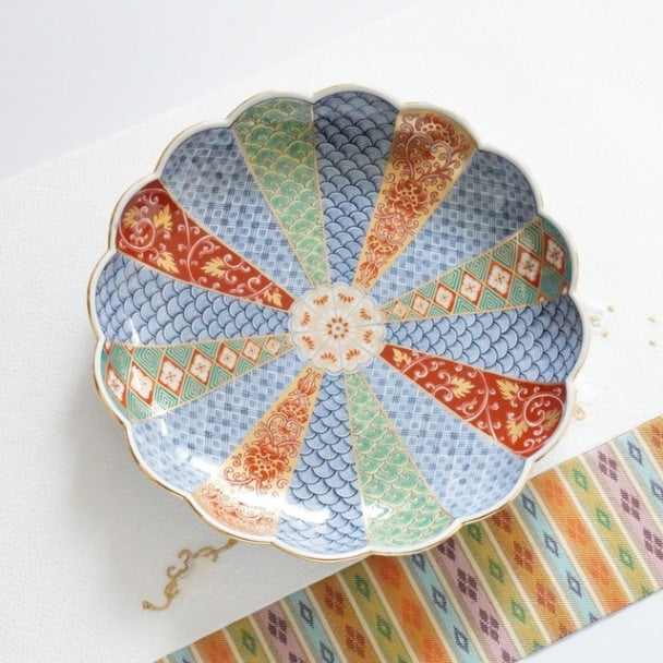 Hasami Old Imari-style chrysanthemum plate with gold