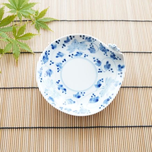 HASAMI WARE "IKKANNJIN" SMALL PLATE WITH INDIGO ARABESQUE