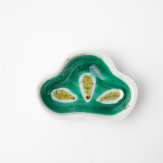 KUTANI WARE SOHATO KILN GOOD FORTUNE SMALL PLATE WITH PINE