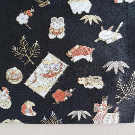 NISHIJIN TABLE RUNNER – TWELVE ZODIAC ANIMALS ON BLACK (KYOTO)