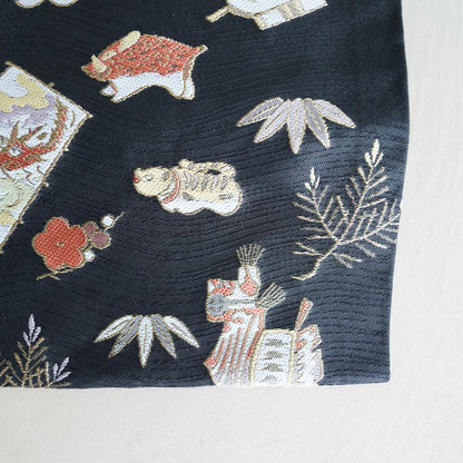 NISHIJIN TABLE RUNNER – TWELVE ZODIAC ANIMALS ON BLACK (KYOTO)