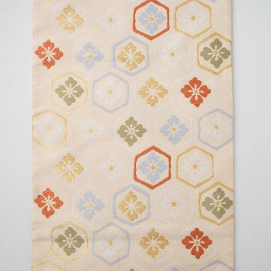 NISHIJIN TABLE RUNNER – TORTOISESHELL & FLOWER DIAMOND ON IVORY (KYOTO)