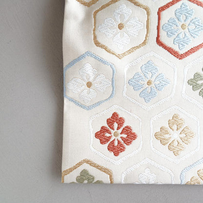 NISHIJIN TABLE RUNNER – TORTOISESHELL & FLOWER DIAMOND ON IVORY (KYOTO)