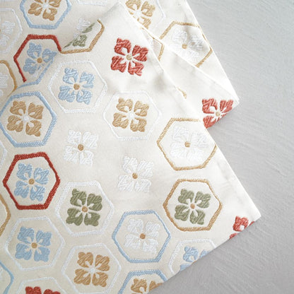 NISHIJIN TABLE RUNNER – TORTOISESHELL & FLOWER DIAMOND ON IVORY (KYOTO)