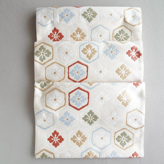 YUWEN ORIGINAL NISHIJIN ORI TABLE RUNNER WITH TORTOISESHELL & FLORAL CREST
