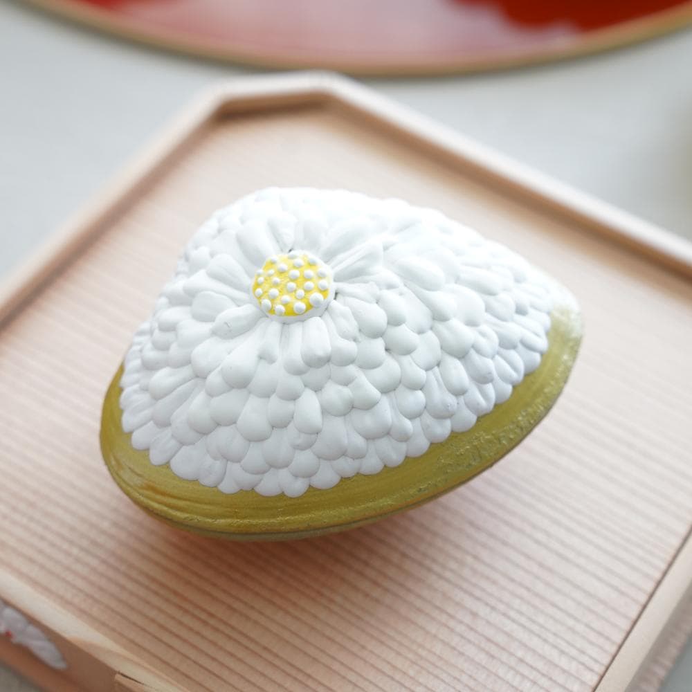 Chrysanthemum clam incense box, large