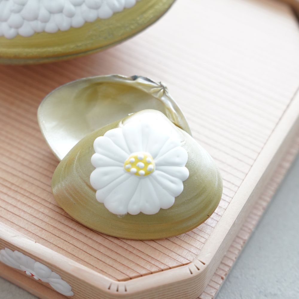 Chrysanthemum clam incense box, small