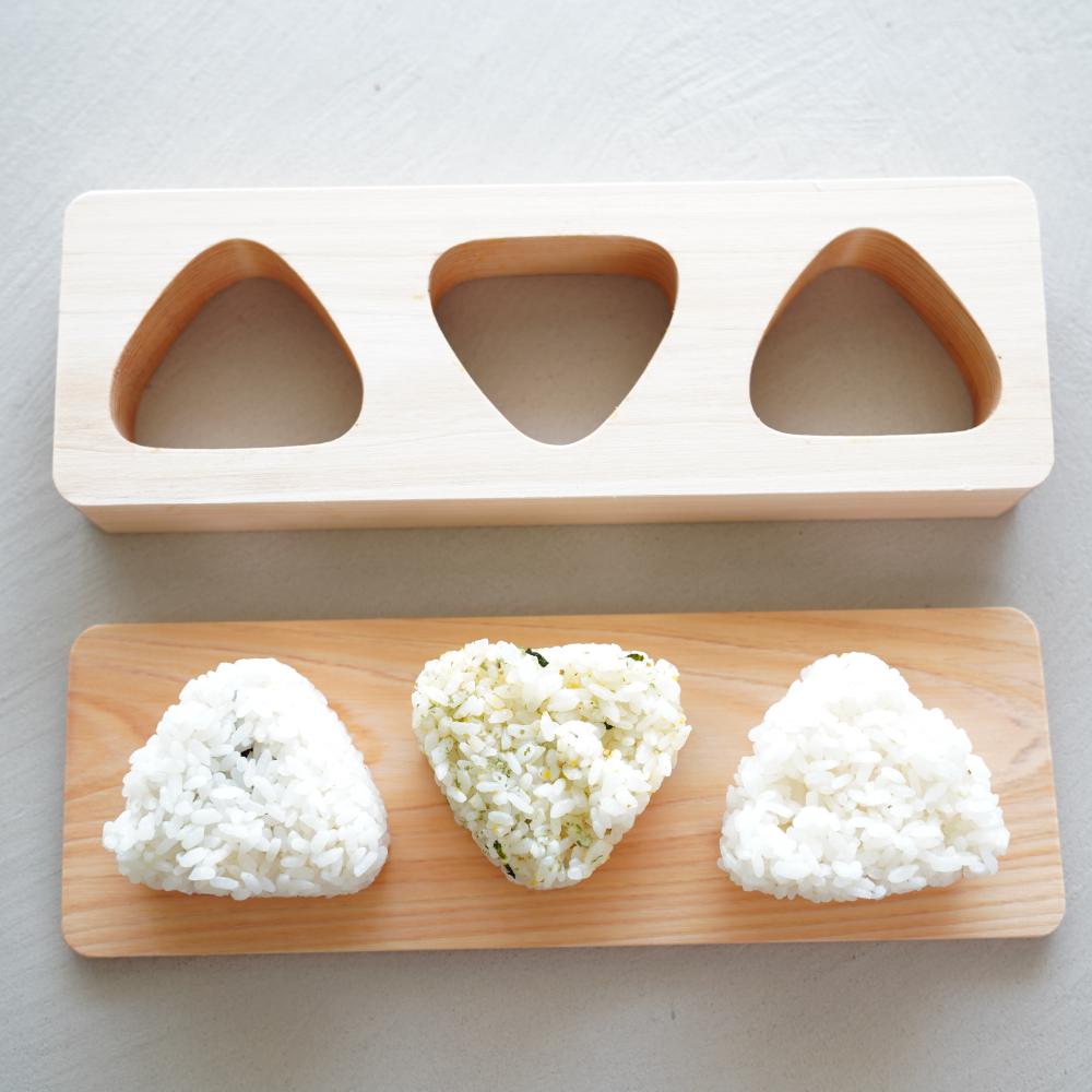 HINOKI ONIGIRI MOLD – 3 CAVITIES, WITH BOARD