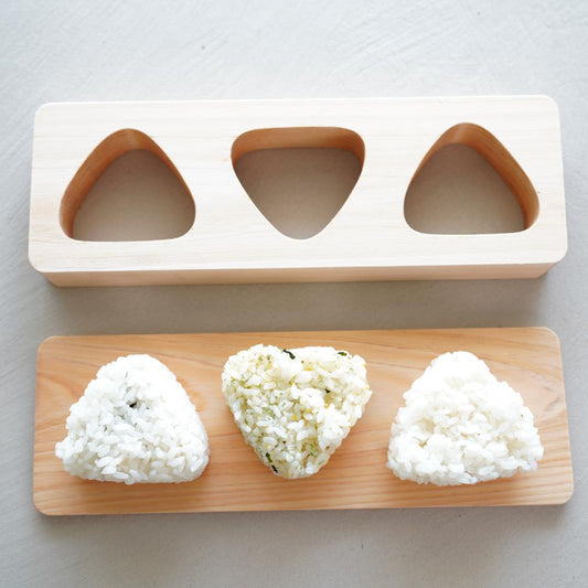 HINOKI ONIGIRI MOLD – 3 CAVITIES, WITH BOARD
