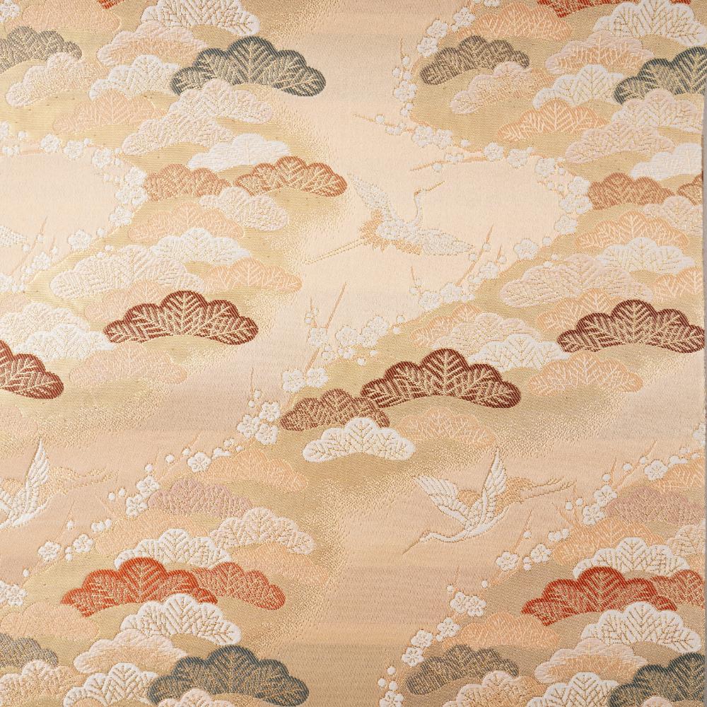 NISHIJIN TABLE RUNNER – PINE & CRANE ON GOLD, 235 CM (KYOTO)