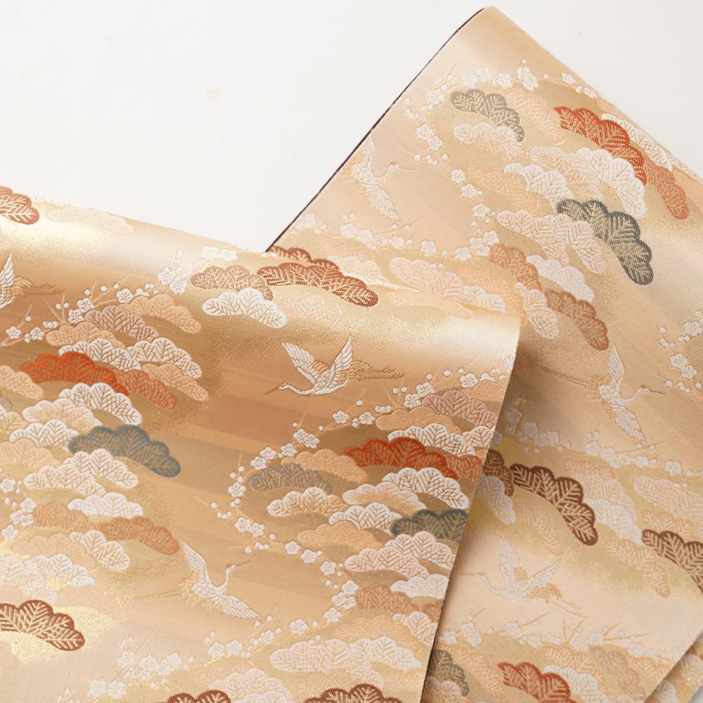 NISHIJIN TABLE RUNNER – PINE & CRANE ON GOLD, 235 CM (KYOTO)