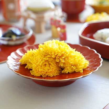 FOOTED CHRYSANTHEMUM PLATE – VERMILION WITH GOLD, 8 IN (ECHIZEN)