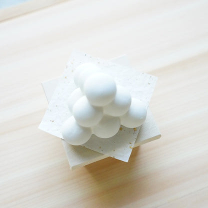 MOON-VIEWING DUMPLINGS ON A SANPO STAND – CHIRIMEN ORNAMENT (KYOTO)