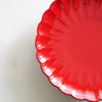 ROUND CHRYSANTHEMUM PLATE - RED 6.5 IN