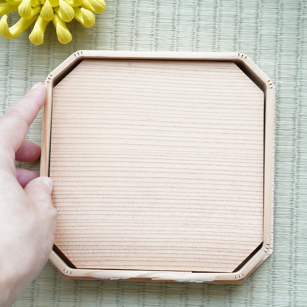 CEDAR OSHIKI TRAY – CHRYSANTHEMUM GOFUN RELIEF, 6 IN