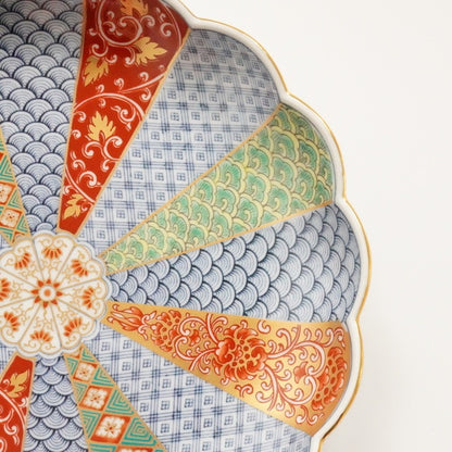 OLD IMARI-STYLE CHRYSANTHEMUM PLATE – BLUE & GOLD, 6.3 IN (HASAMI)