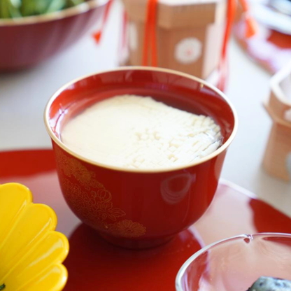 LILY-SHAPED SOUP BOWL – PERSIMMON RED WITH GOLD CHRYSANTHEMUM (ECHIZEN)