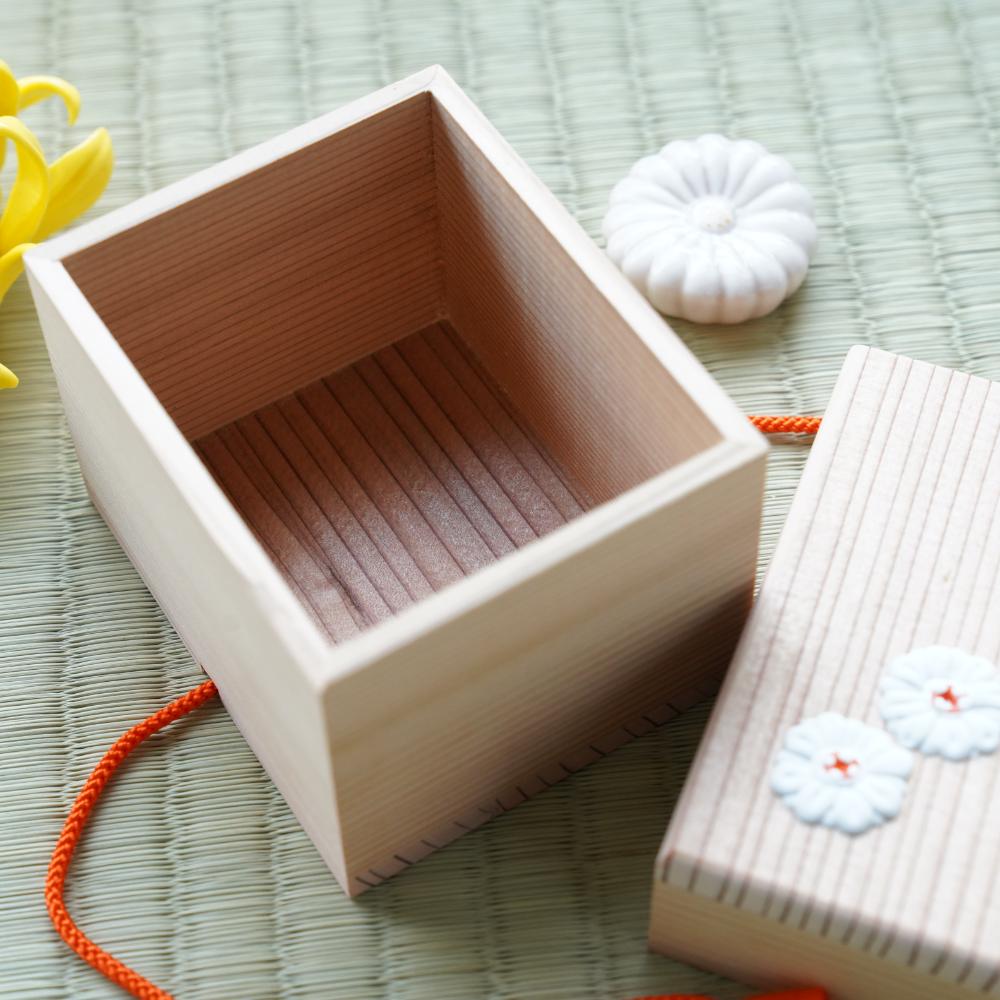 CEDAR LETTER BOX (FUBAKO) – CHRYSANTHEMUM GOFUN RELIEF, SMALL