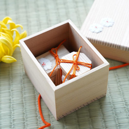 CEDAR LETTER BOX (FUBAKO) – CHRYSANTHEMUM GOFUN RELIEF, SMALL